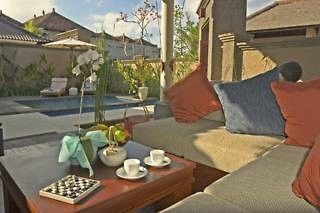 Aston Legend Villas Hotel *